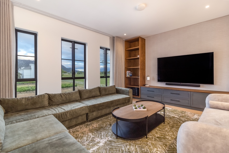 5 Bedroom Property for Sale in Val De Vie Estate Western Cape